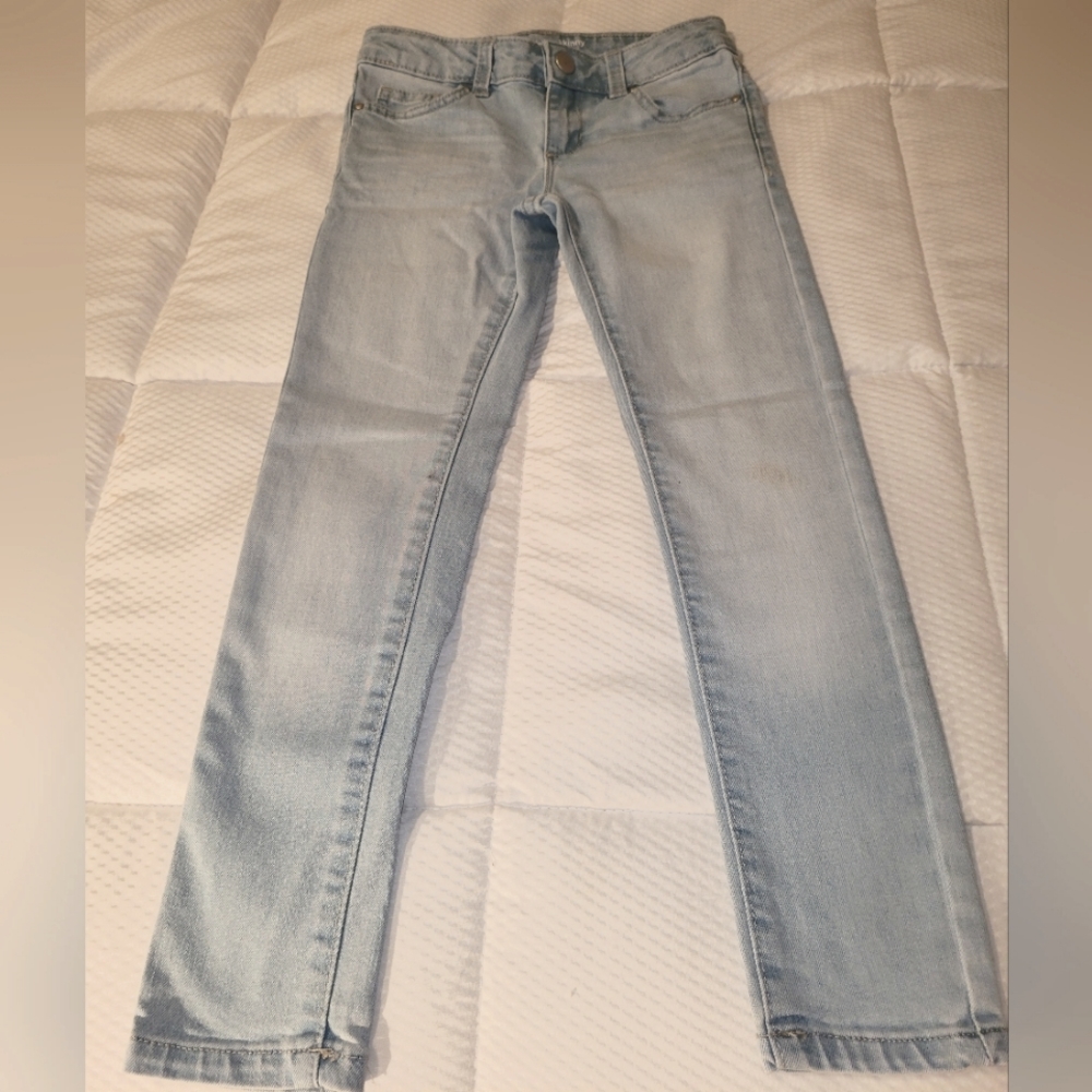 Girl's jeans size 6, Skinny, adjustable elastics on the inside, button snap